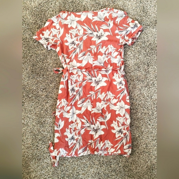 ROXY | Hawaiian Floral Wrap Mini Dress - Picture 6 of 6